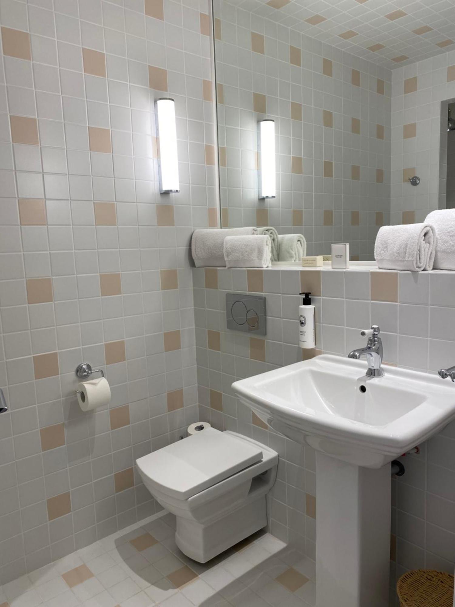 Lilou Hotel Hyères Kültér fotó