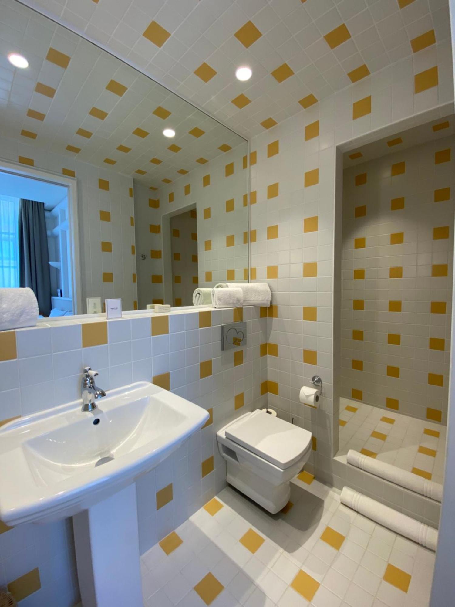Lilou Hotel Hyères Kültér fotó